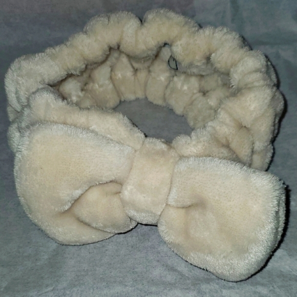 Cream Fuzzy Headband with Bow - Picture 1 of 5